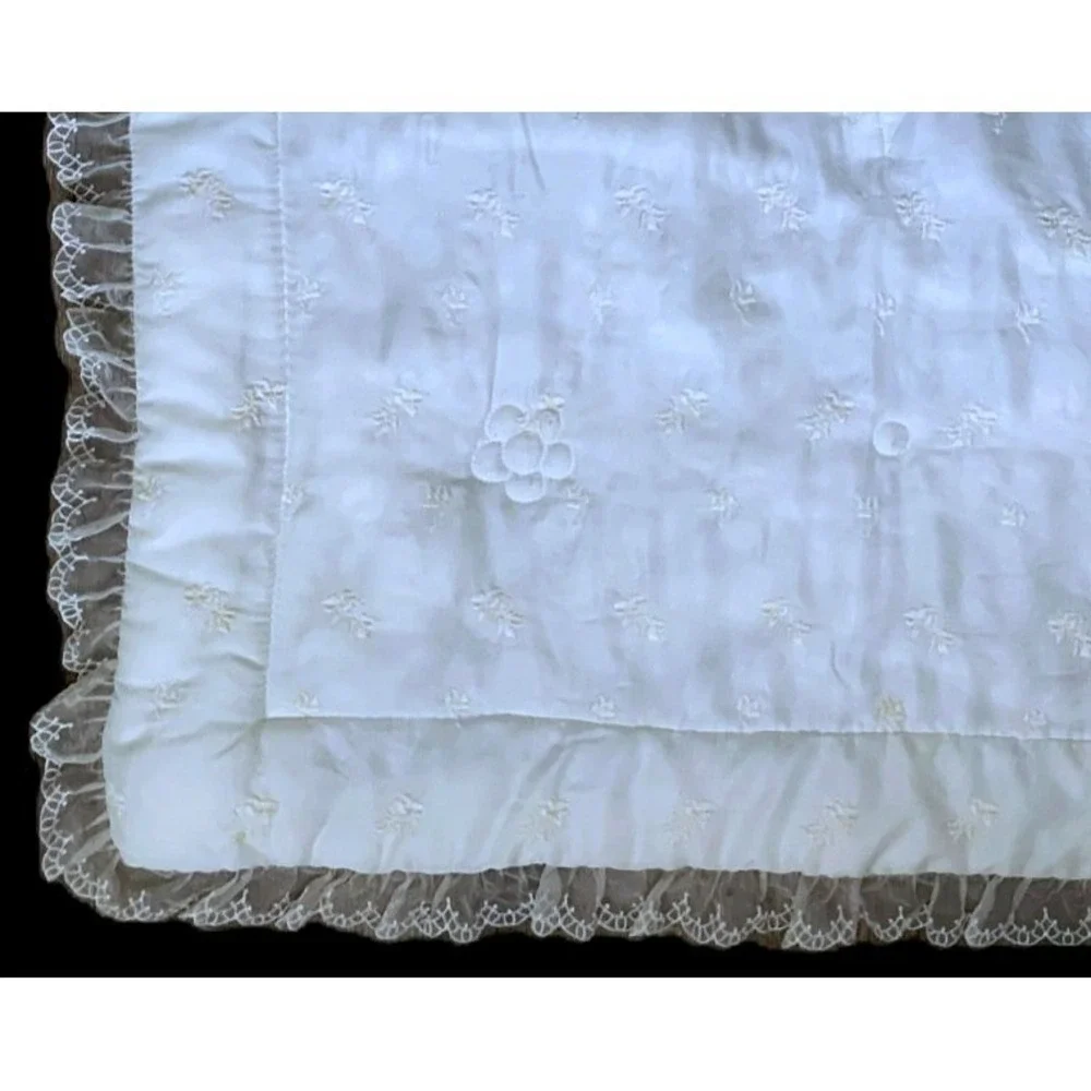 1960's Oyster Nylon Silky Feel Crib Comforter Blankie Quilt Embroidery & Lace